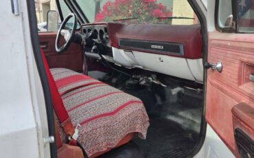 Chevy-custom-deluxe-1978-white-7