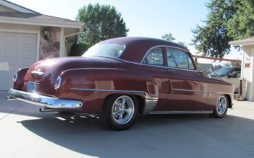 Chevy-deluxe-1952-1