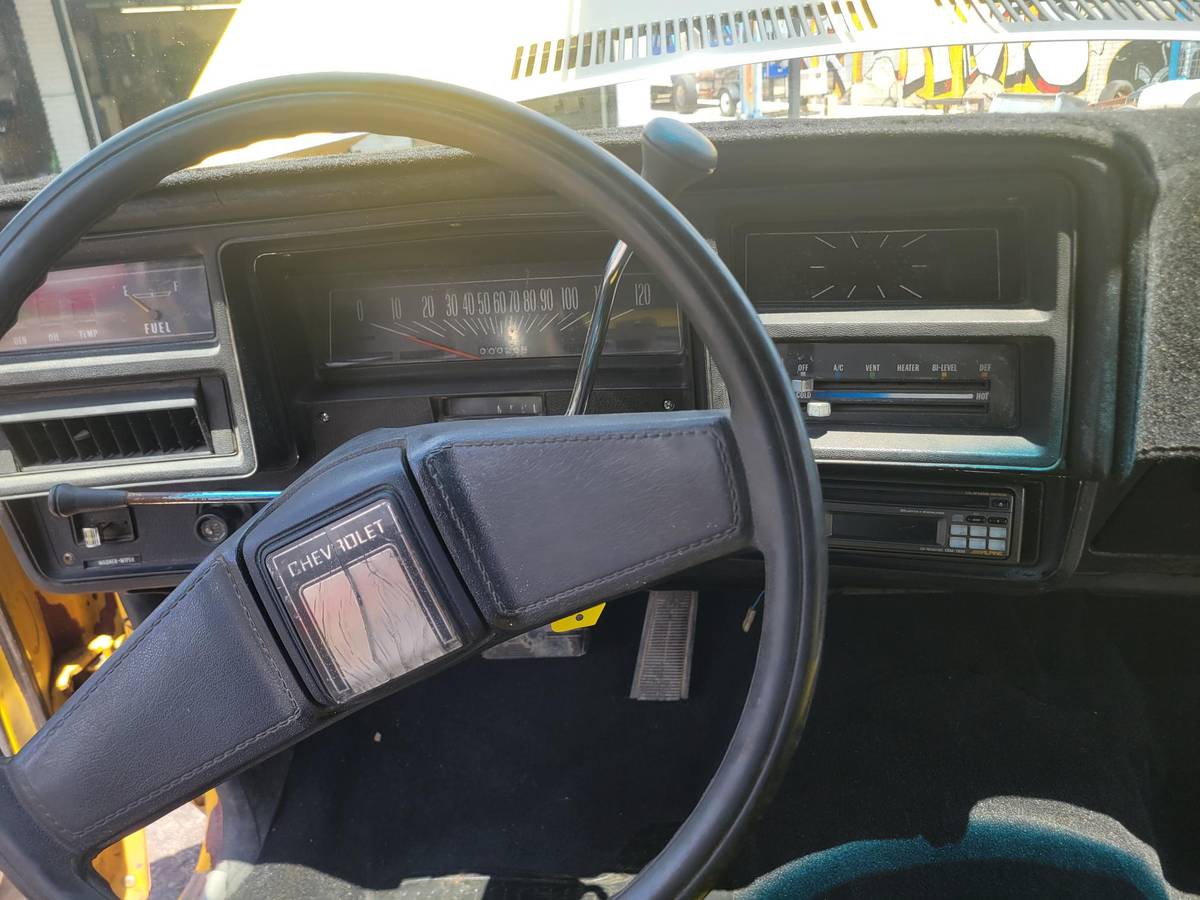 Chevy-el-camino-1973-yellow-14