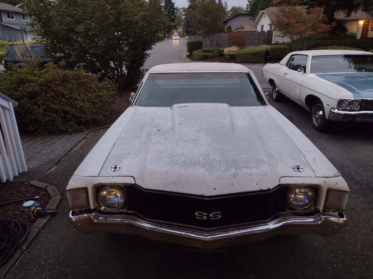 Chevy-elcamino-1972-white-13