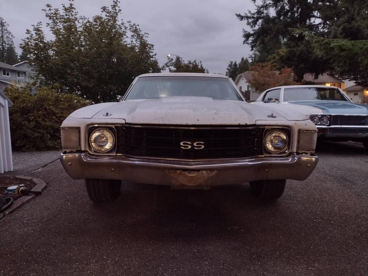 Chevy-elcamino-1972-white-15