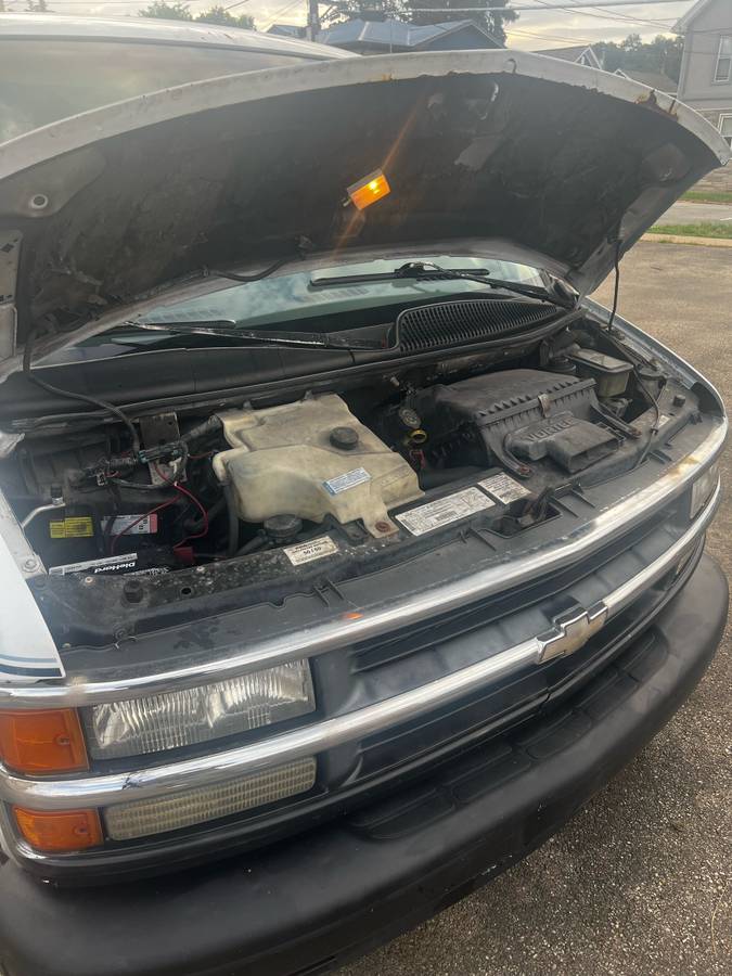 Chevy-express-1500-1996-white-14
