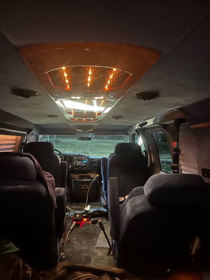 Chevy-express-1500-1996-white-23