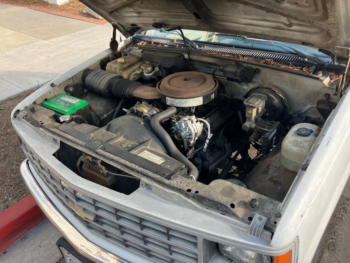 Chevy-express-2500-1989-white-6