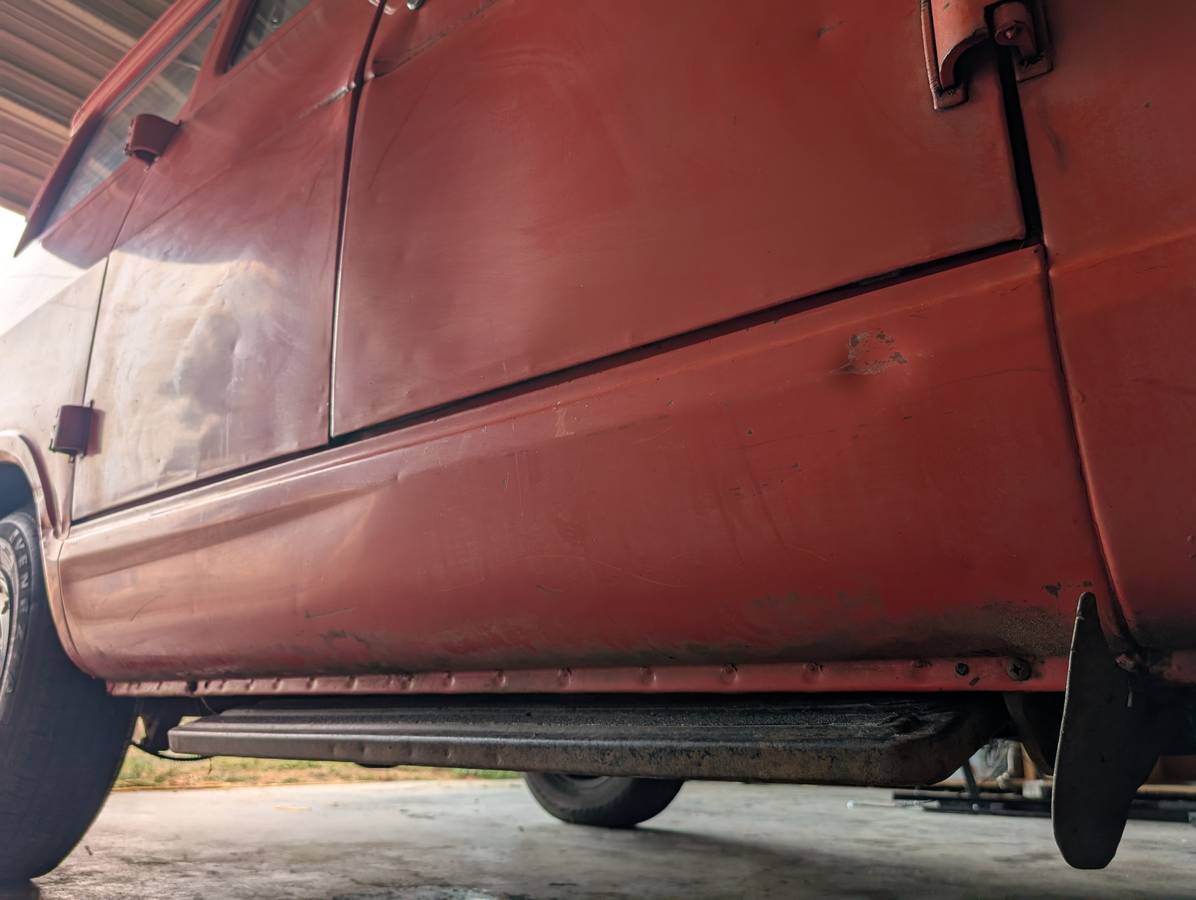 Chevy-g-10-1966-red-11