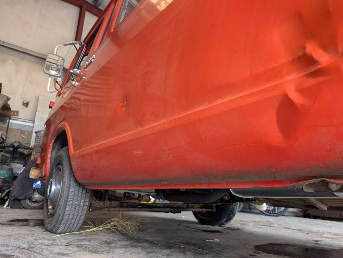 Chevy-g-10-1966-red-12