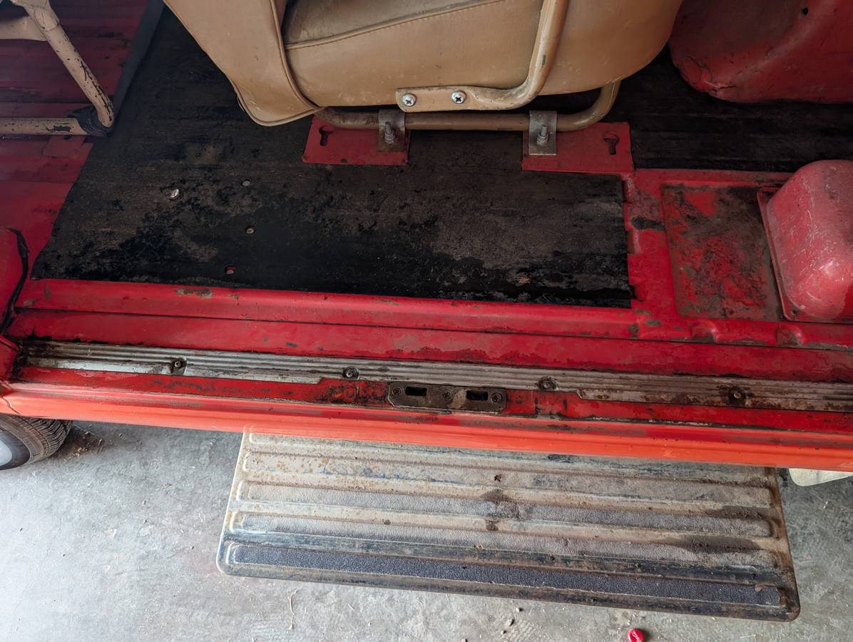 Chevy-g-10-van-1966-red-2