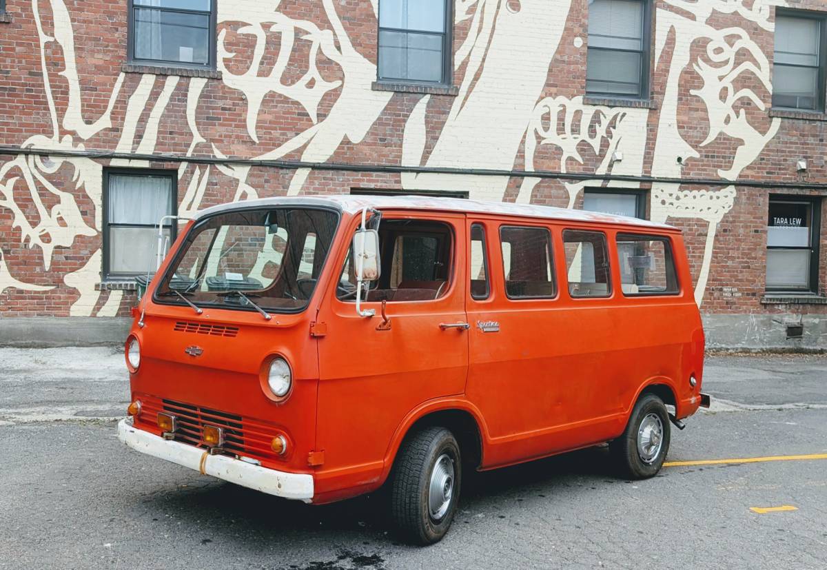 Chevy-g-10-van-1966-red-4