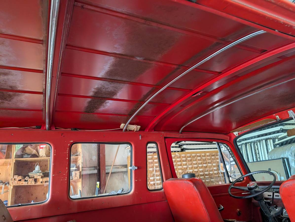 Chevy-g-10-van-1966-red-7