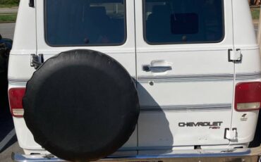 Chevy-g20-1995-white-3