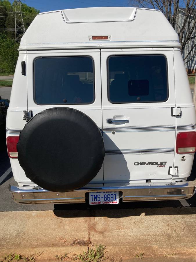 Chevy-g20-1995-white-3