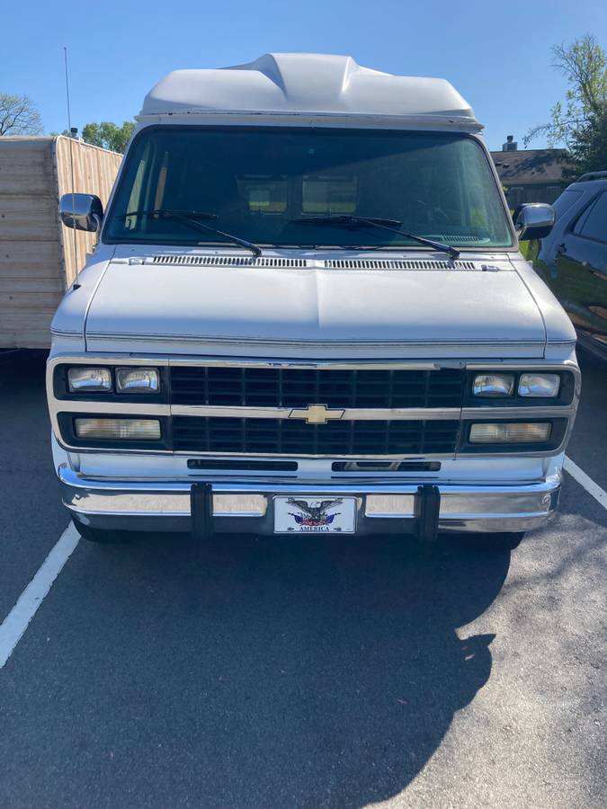 Chevy-g20-1995-white