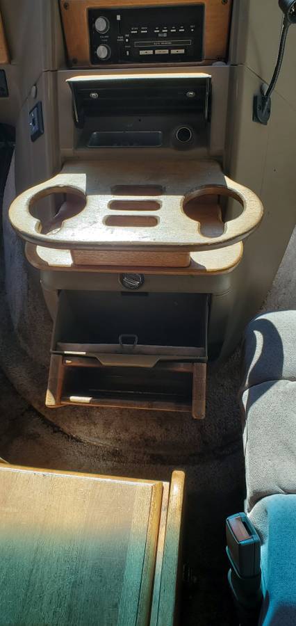 Chevy-g20-conversion-camper-rv-1990-white-19