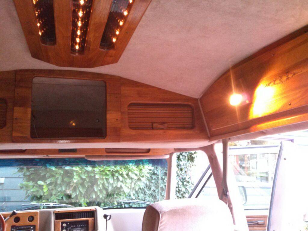 Chevy-g20-conversion-camper-rv-1990-white-6