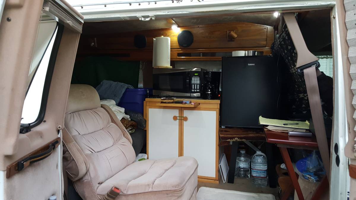 Chevy-g20-conversion-camper-rv-1990-white-7