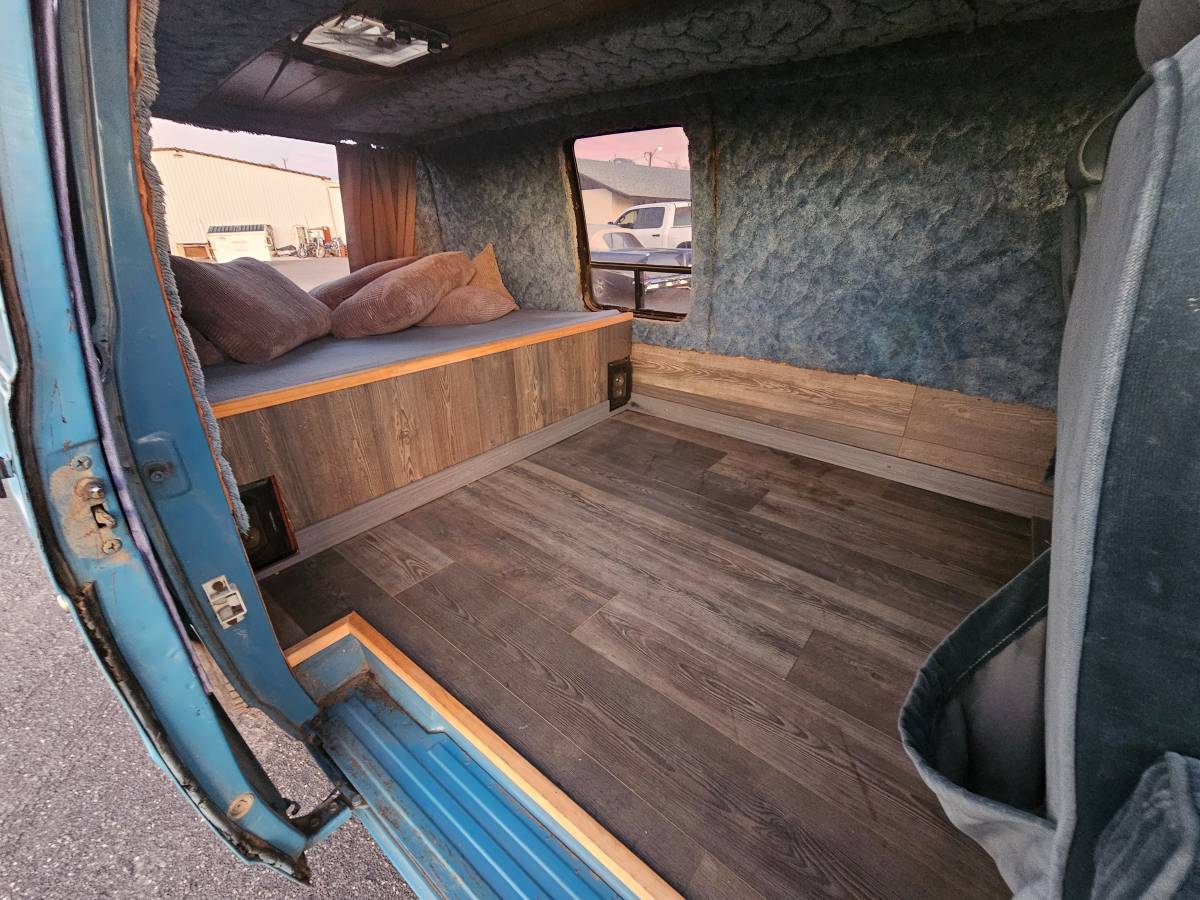 Chevy-g20-van-1978-blue-1
