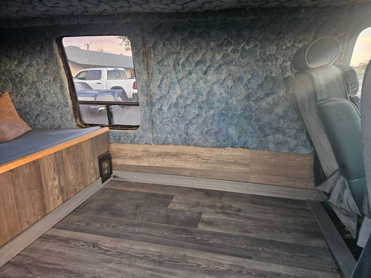 Chevy-g20-van-1978-blue-10
