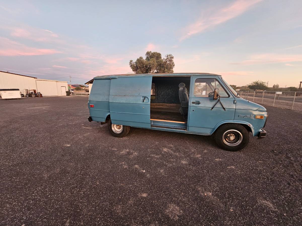 Chevy-g20-van-1978-blue-3