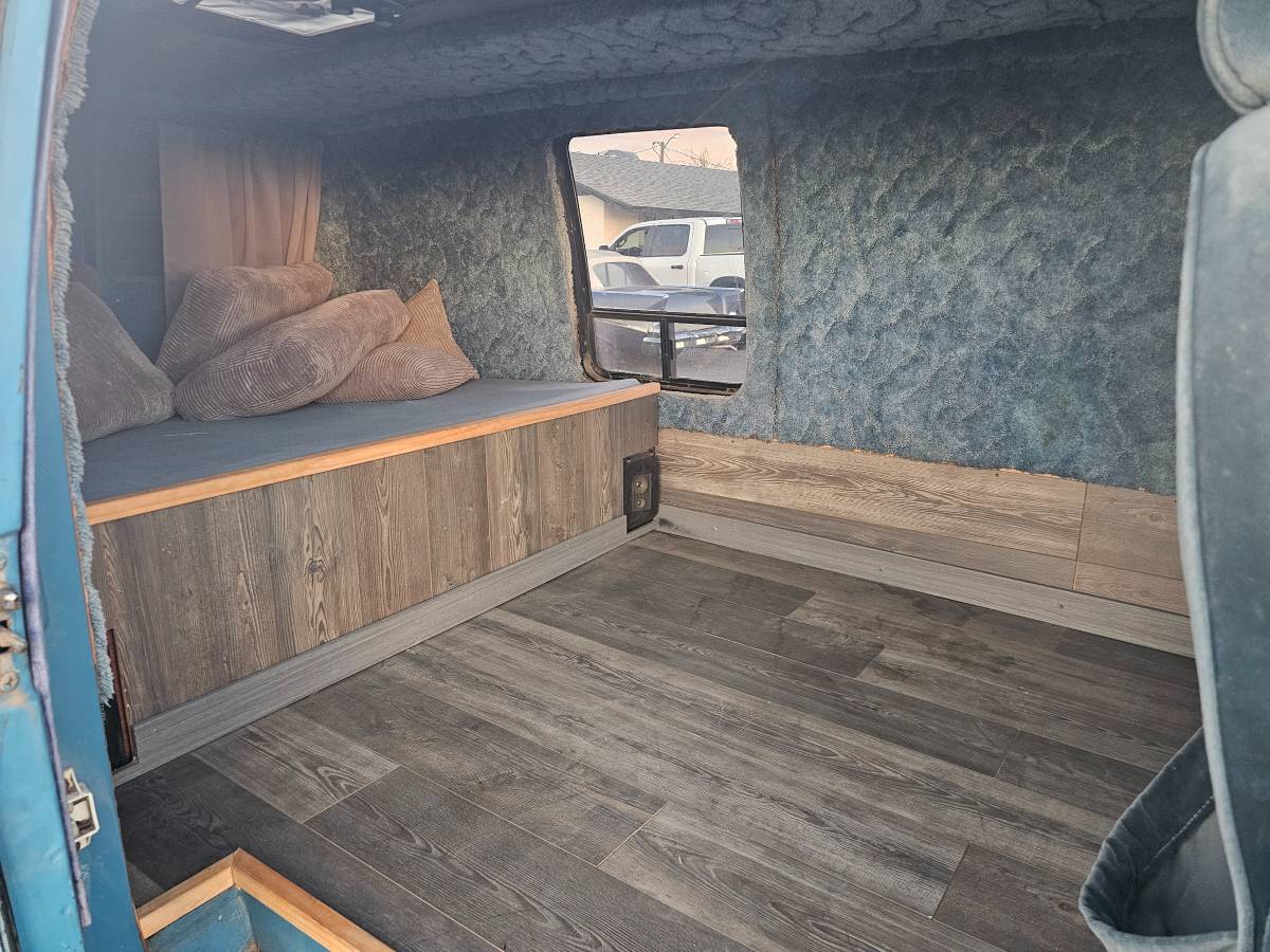 Chevy-g20-van-1978-blue-8