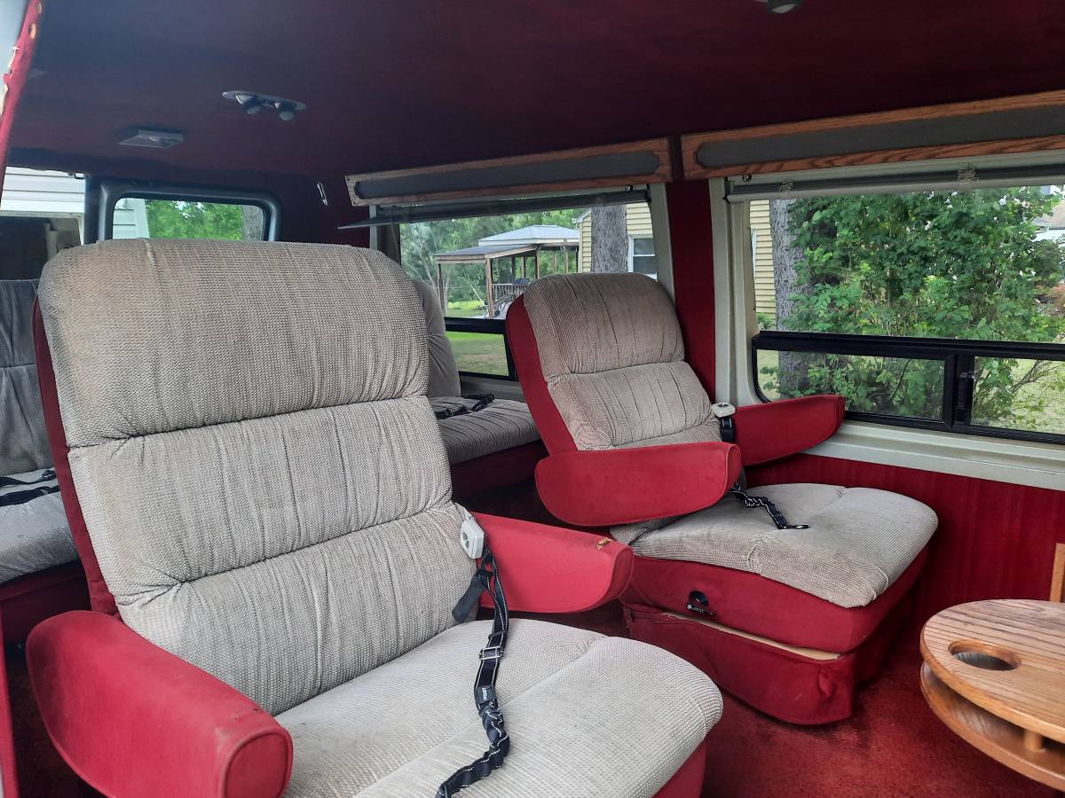 Chevy-g20-van-1985-5