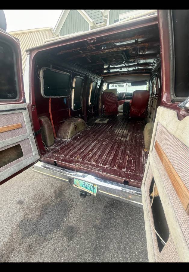 Chevy-g20-van-1988-brown-4