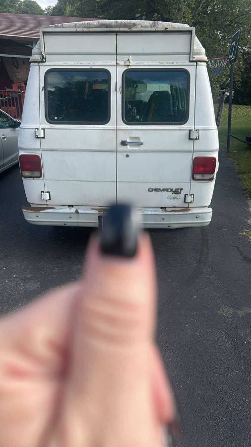 Chevy-g20-van-1995-white-1