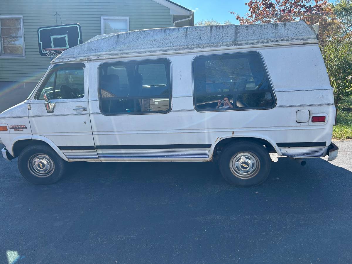 Chevy-g20-van-1995-white-2