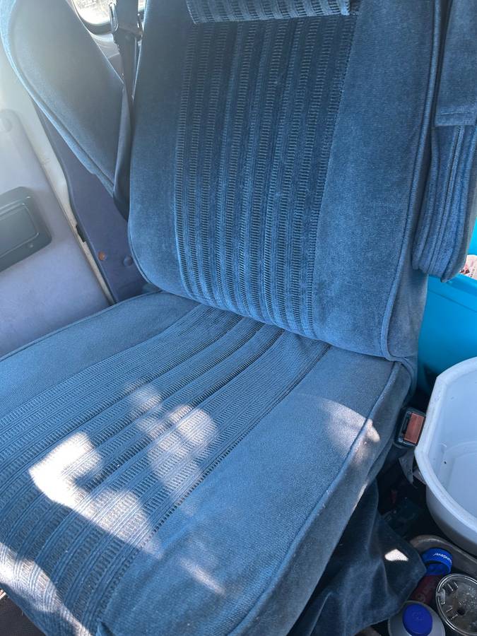 Chevy-g20-van-1995-white-5