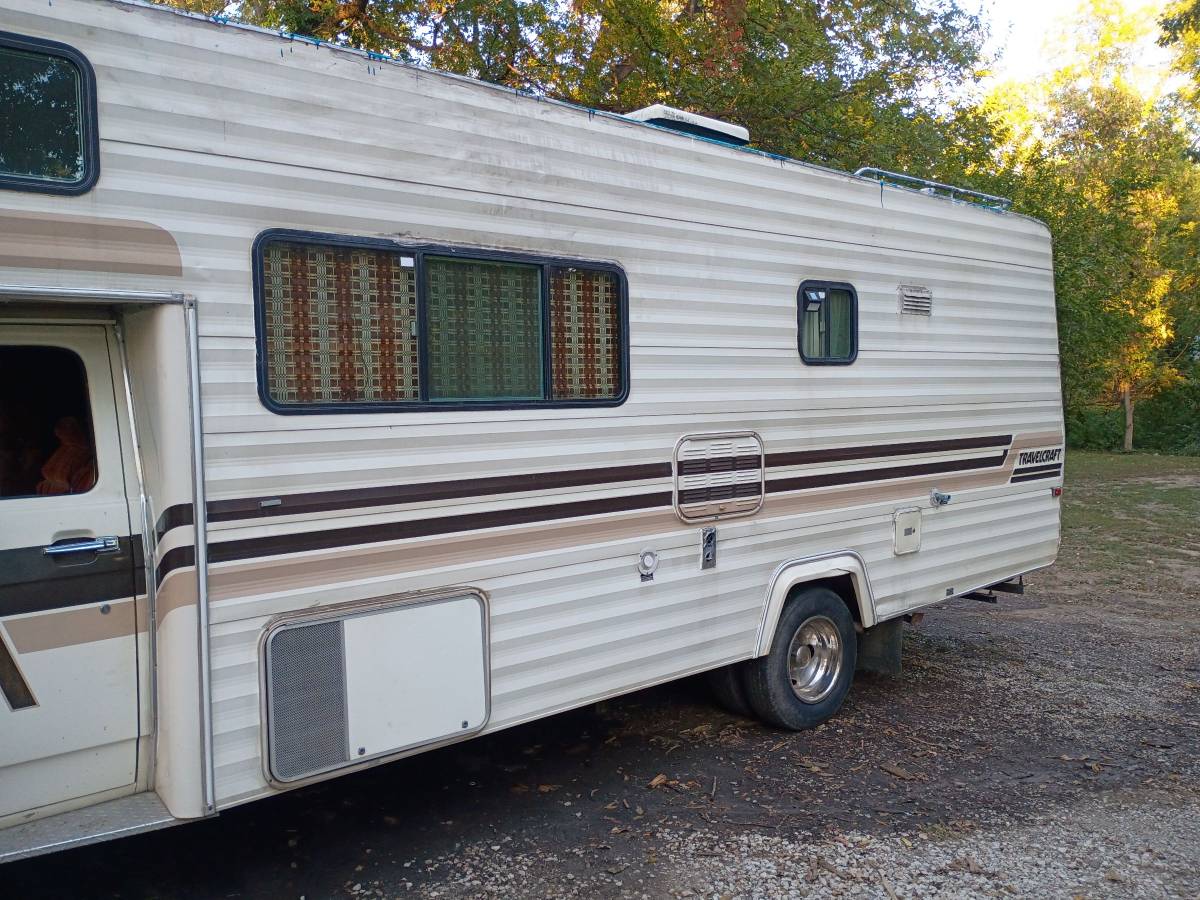 Chevy-g30-1983-14