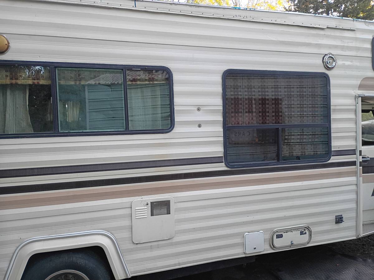 Chevy-g30-1983-3