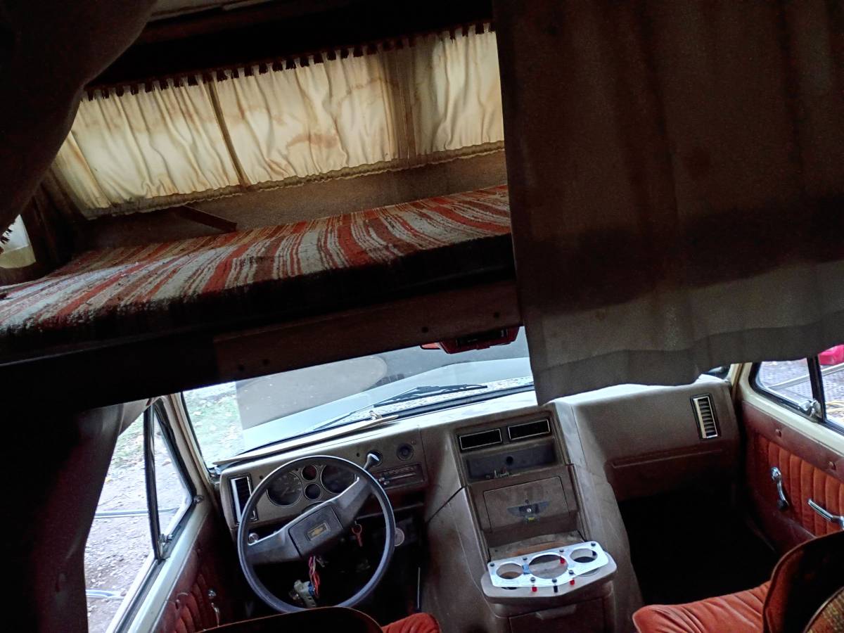 Chevy-g30-1983-7