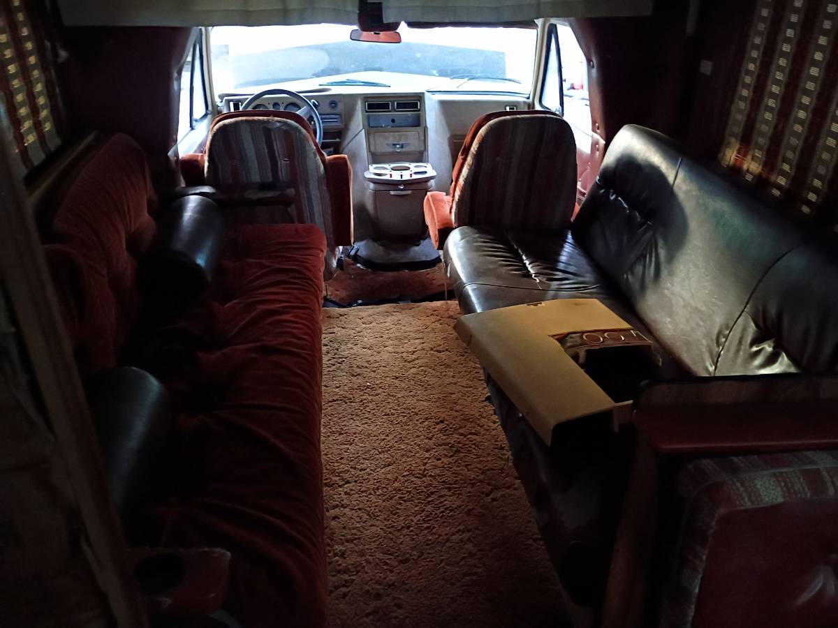 Chevy-g30-1983-8