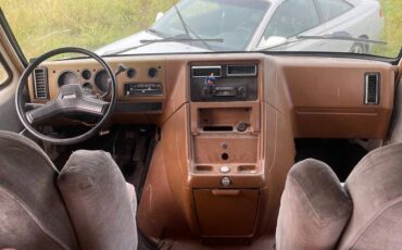Chevy-g30-1988-10