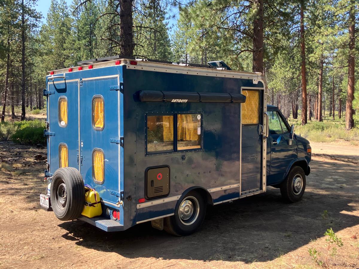 Chevy-g30-diesel-1991-blue-21