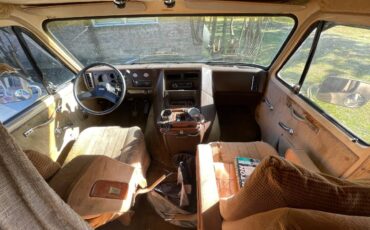 Chevy-greenbrier-1984-yellow-5