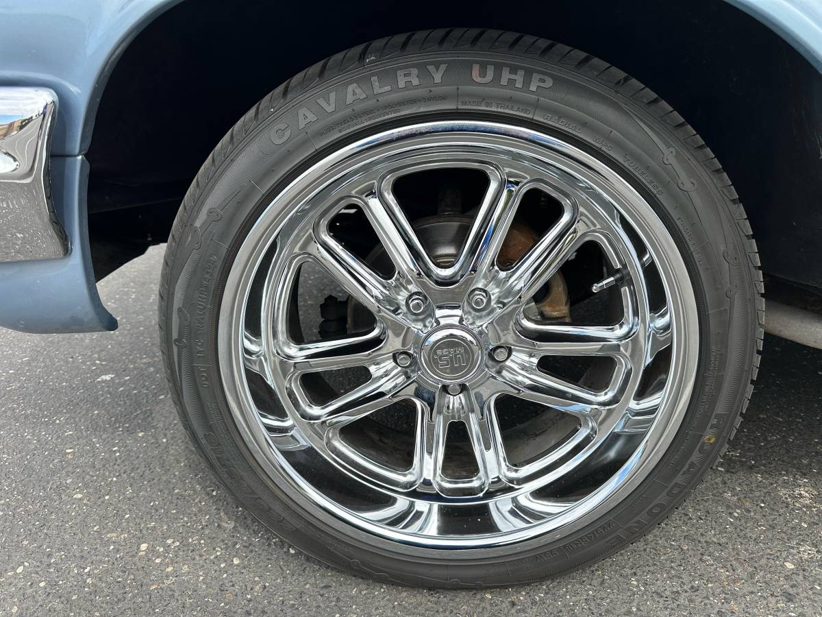 Chevy-impala-1961-blue-14