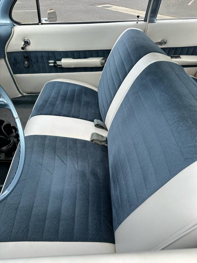 Chevy-impala-1961-blue-16