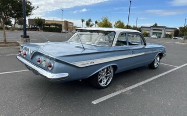 Chevy-impala-1961-blue-20