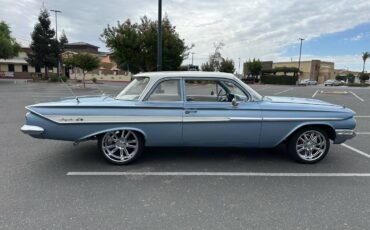 Chevy-impala-1961-blue-21