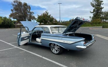 Chevy-impala-1961-blue-25