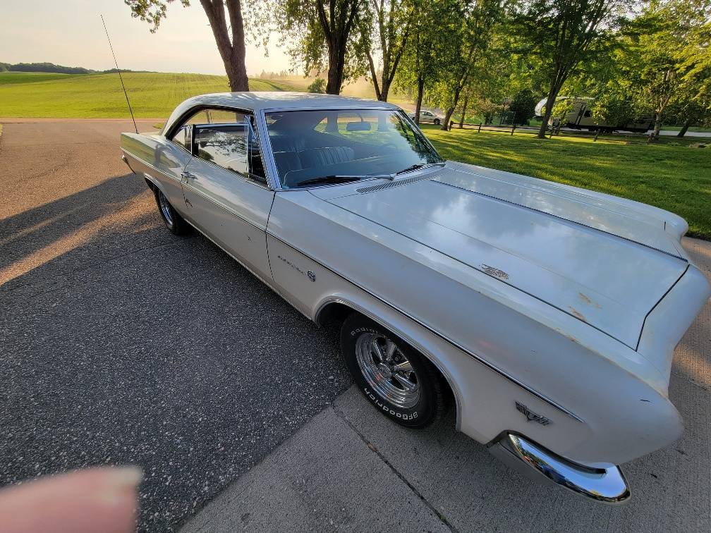 Chevy-impala-1966-white-2