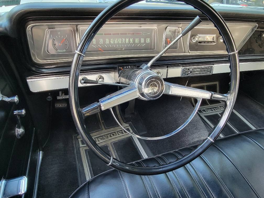 Chevy-impala-1966-white