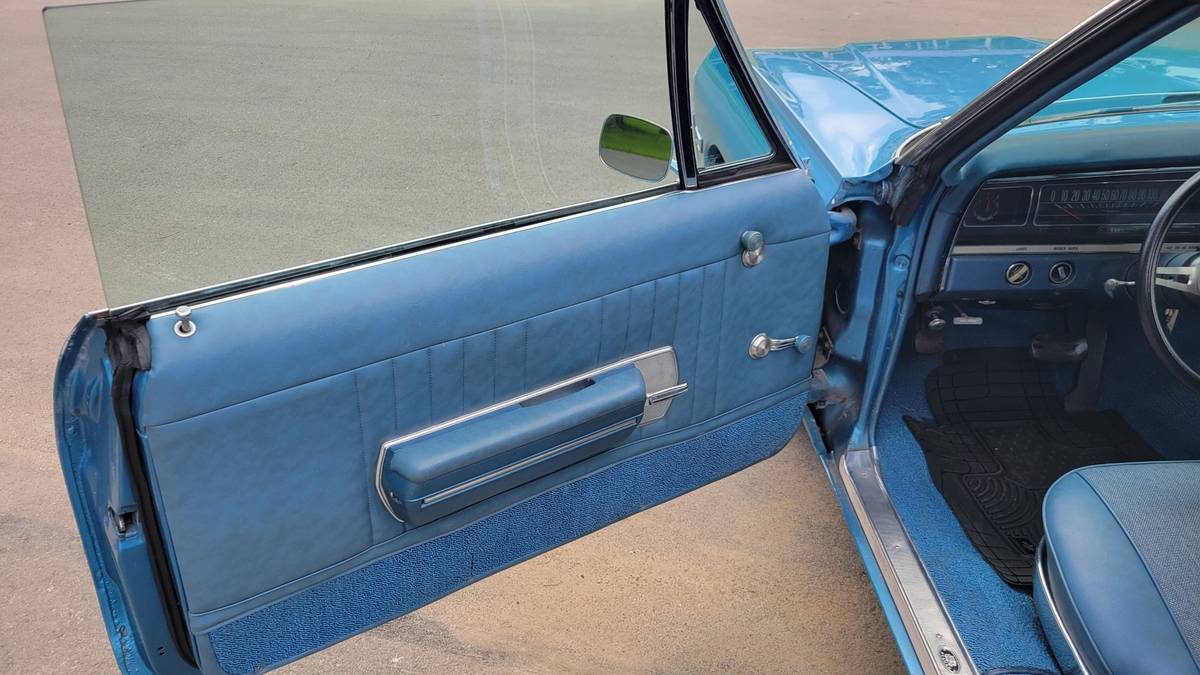 Chevy-impala-1968-blue-34