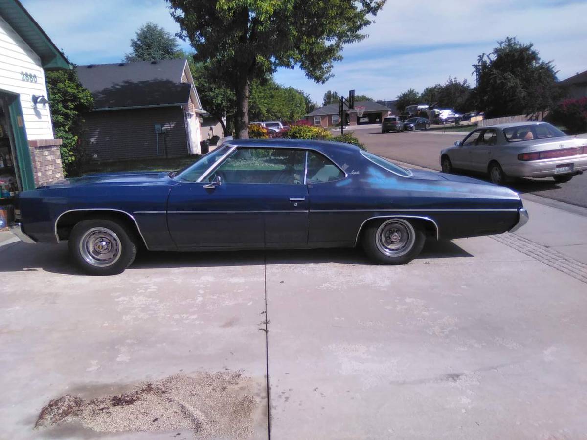 Chevy-impala-1972-blue-1