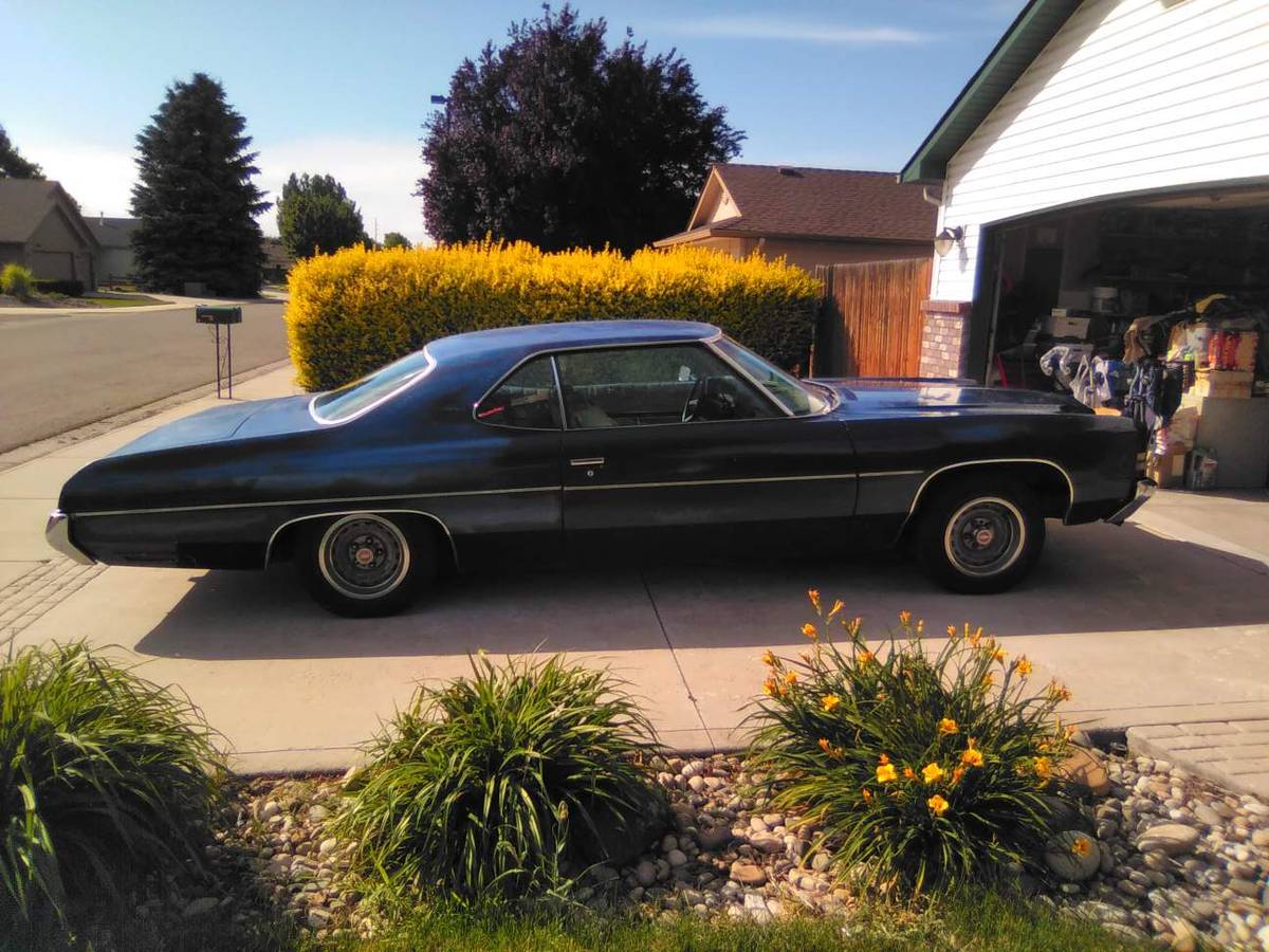 Chevy-impala-1972-blue-2