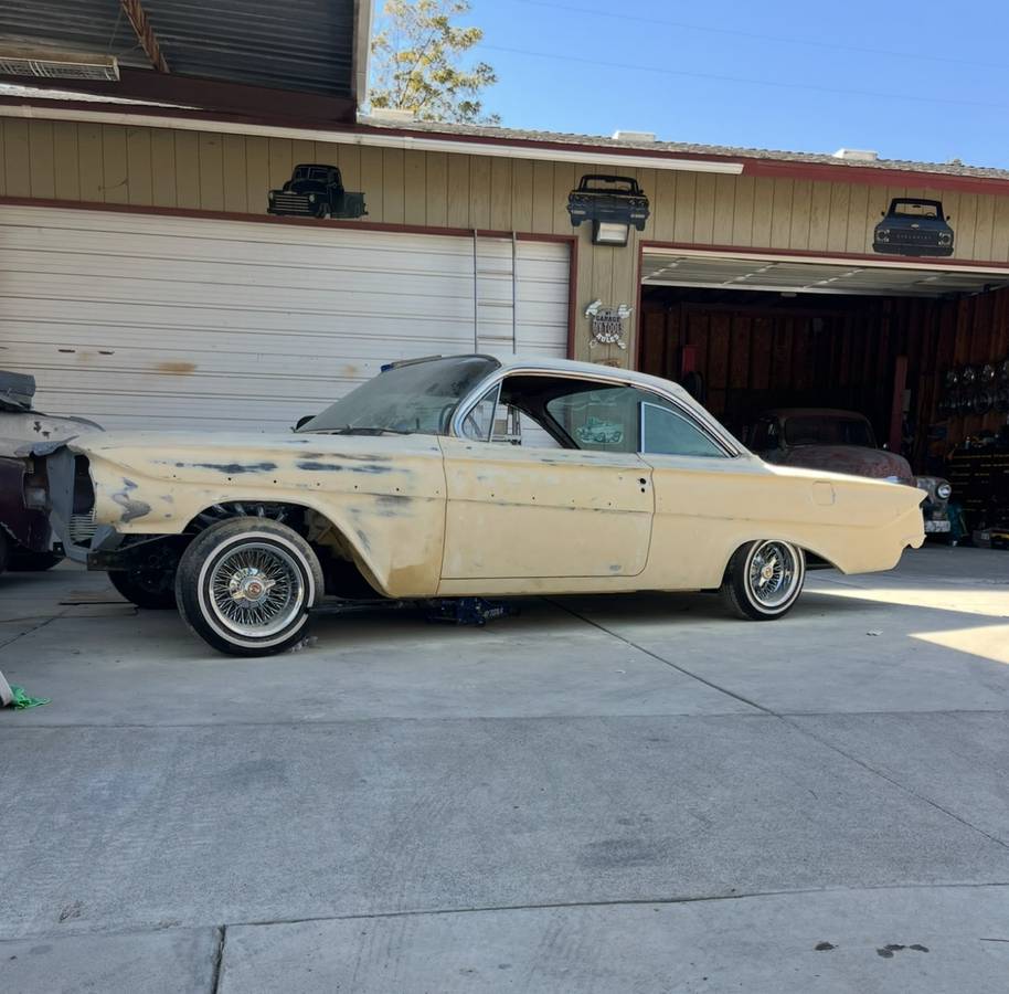 Chevy-impala-bubble-top-1961-custom-1