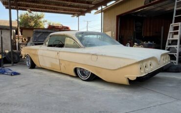 Chevy-impala-bubble-top-1961-custom-3