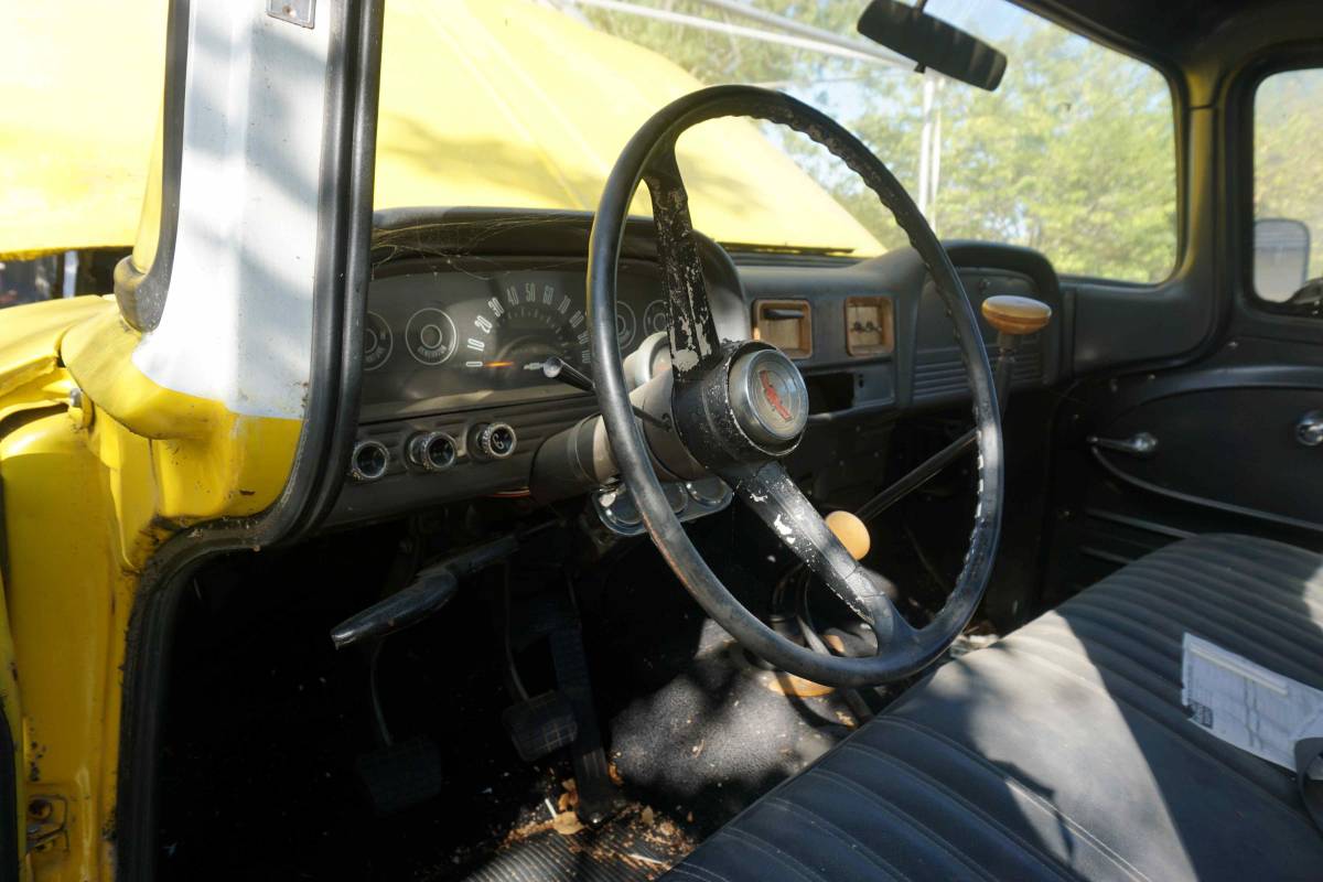 Chevy-k-20-4x4-pick-up-1963-yellow-3