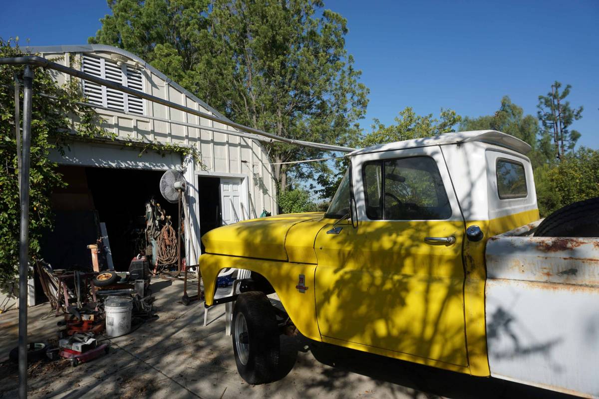 Chevy-k-20-4x4-pick-up-1963-yellow-8