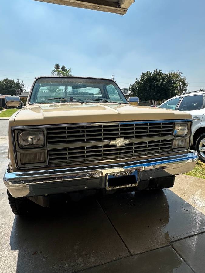 Chevy-k10-4x4-1984-yellow